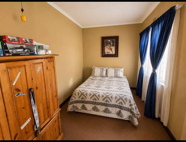 3 BEDROOM HOUSE FOR SALE IN THREE RIVERS PROPER